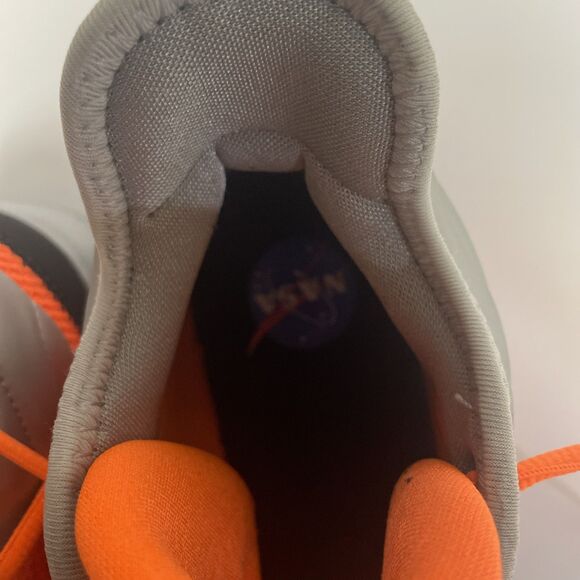 Athletic_Shoes